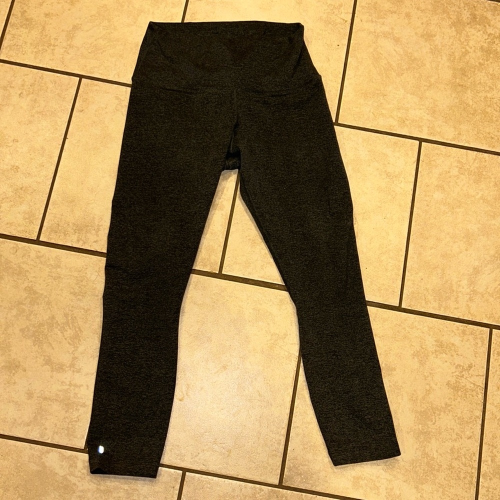NOBULL cropped high rise leggings size S